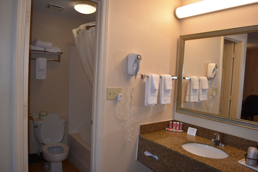 Econo Lodge Louisville Downtown 11/44
