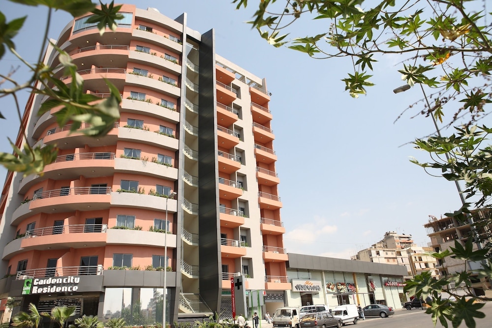 GARDEN CITY RESIDENCE 7/30