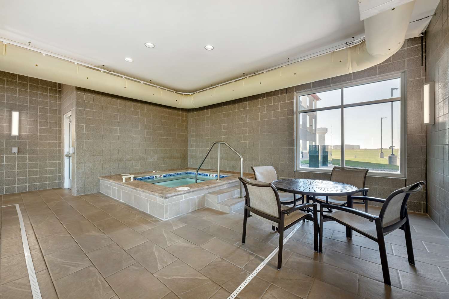 Best Western Plus Lakeview Hotel 19/48