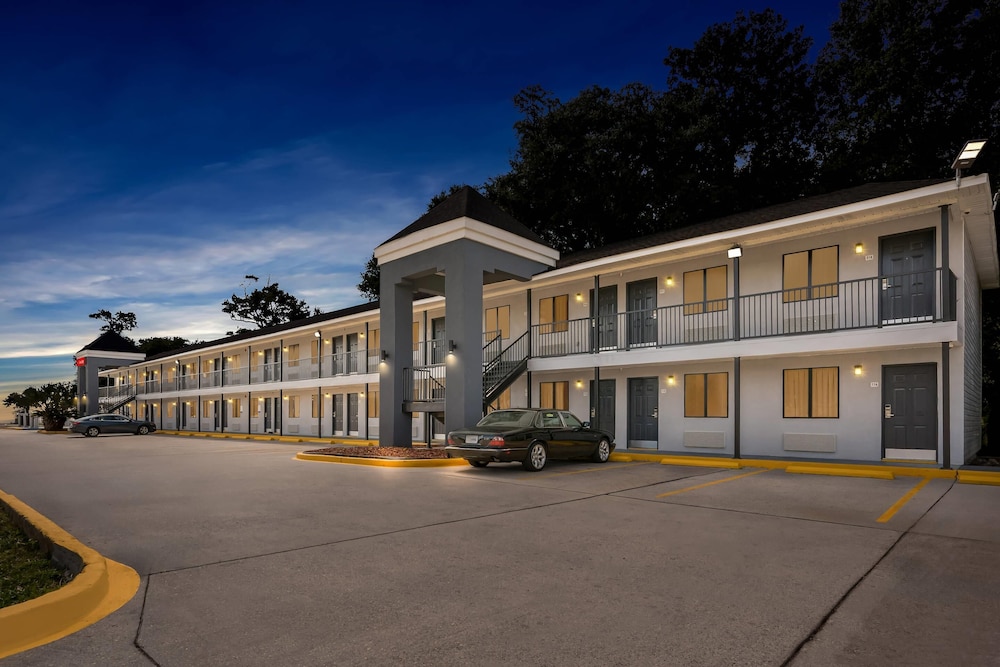 Econo Lodge Biloxi Beach 32/43