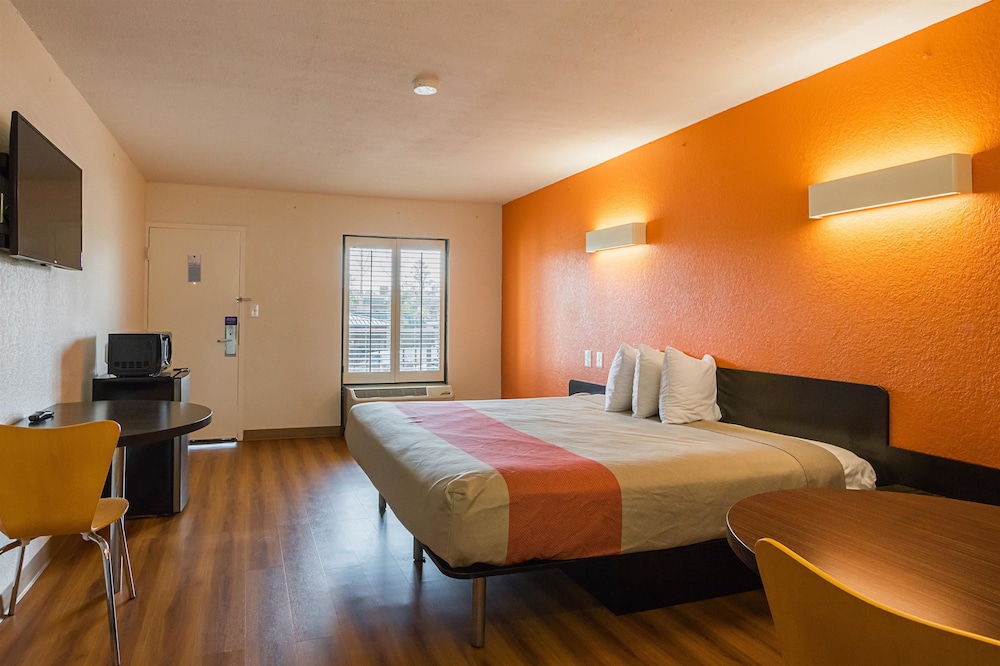 Motel6 Savannah, GA - Midtown 23/44