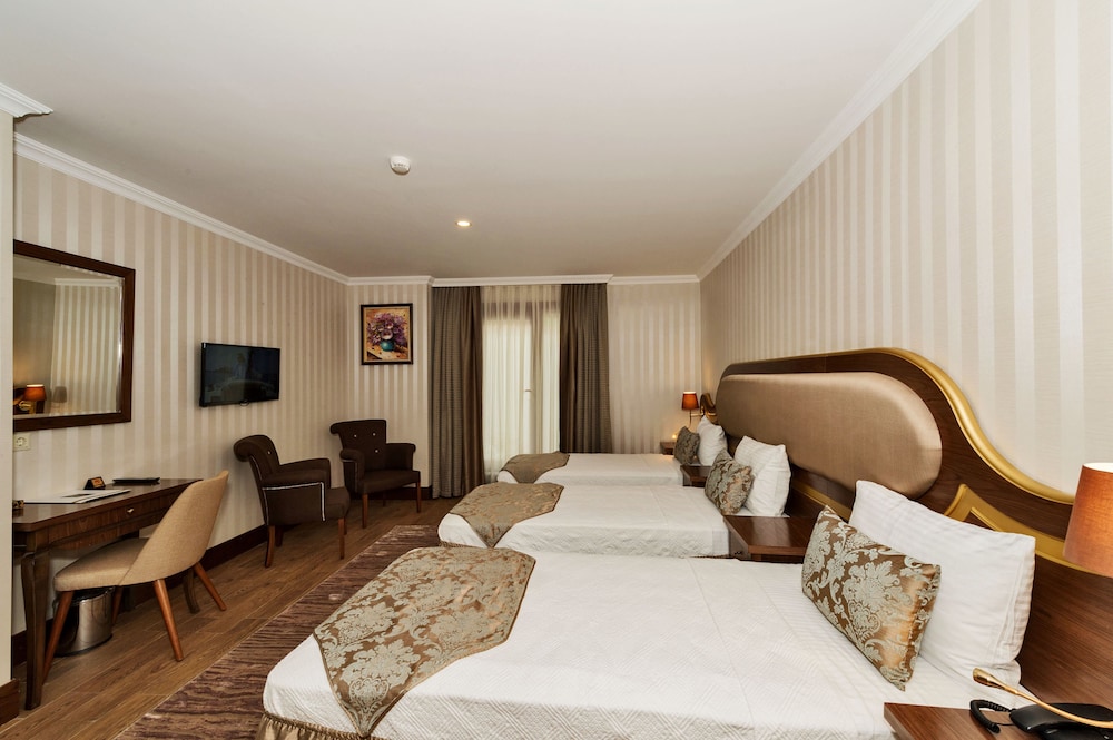 ROOM, TRIPLE