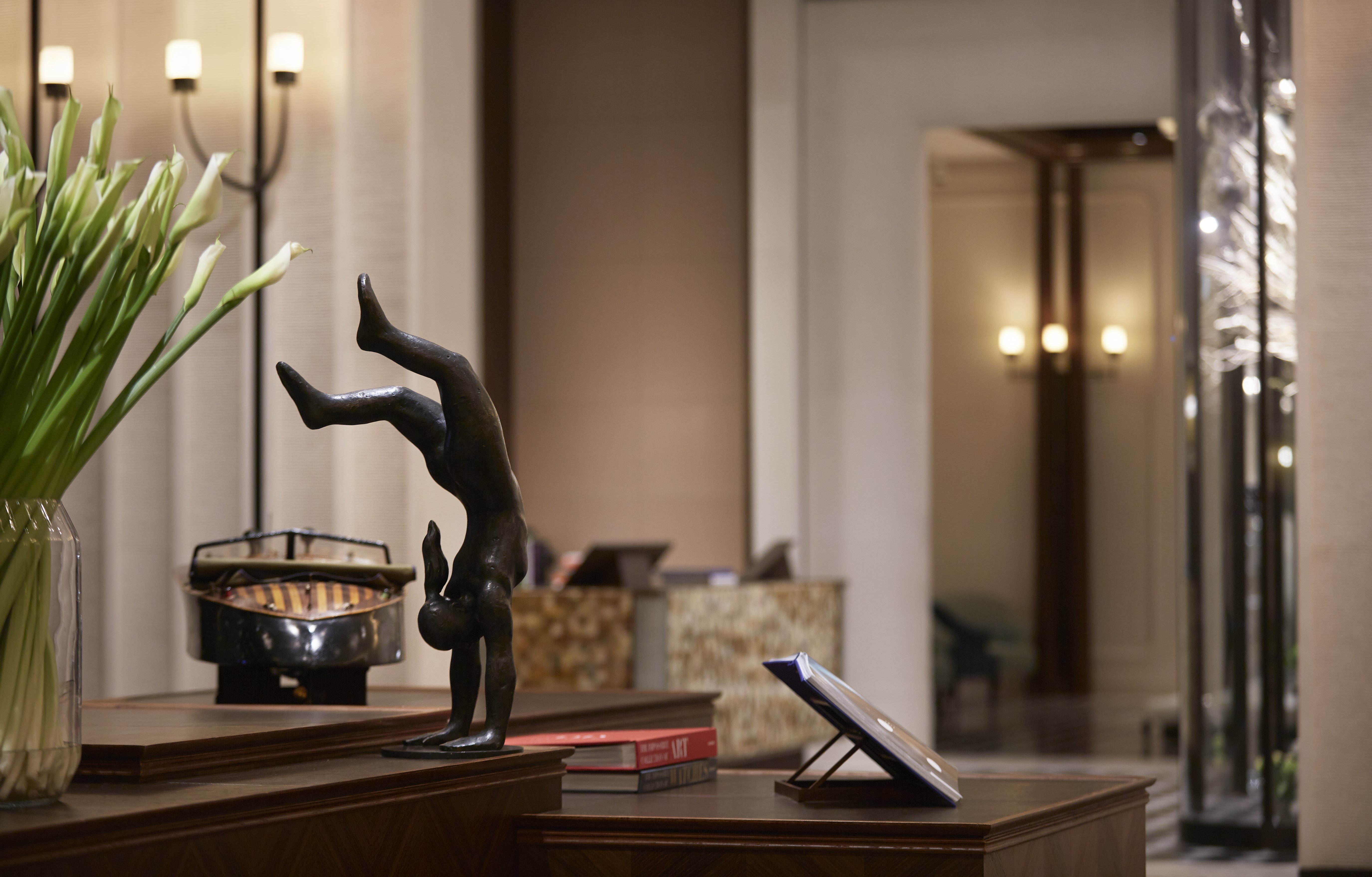 Rosewood Hong Kong 32/85