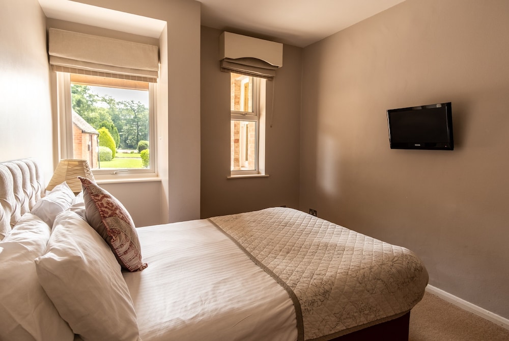 Donington Park Farmhouse Hotel 24/48