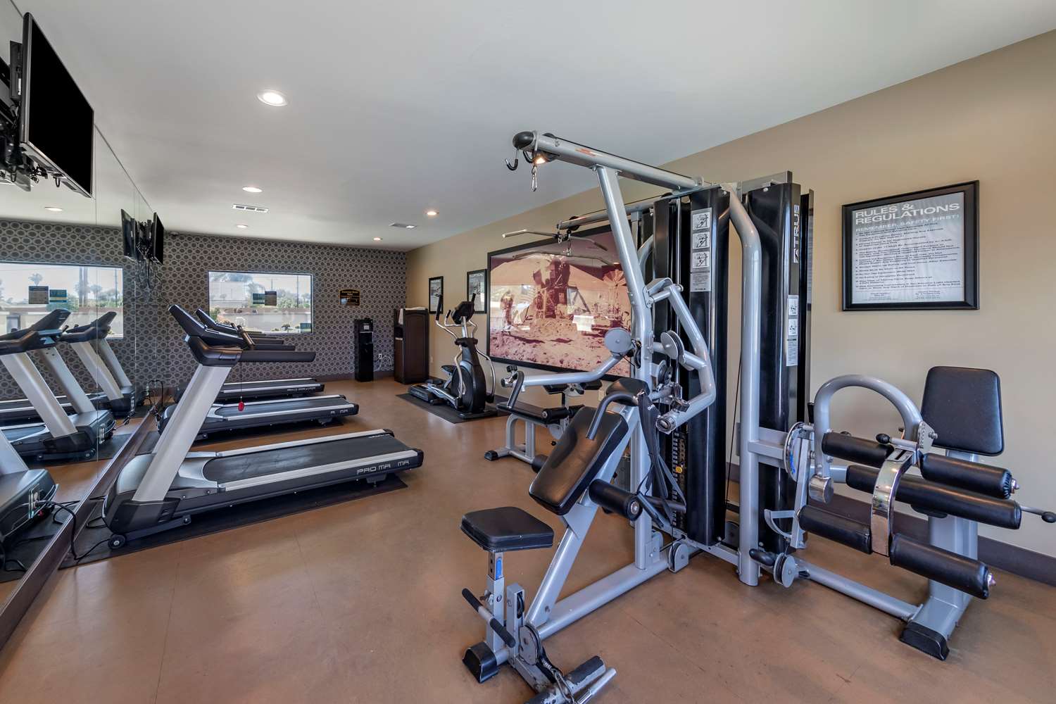 Best Western Plus Stovall's Inn 12/36