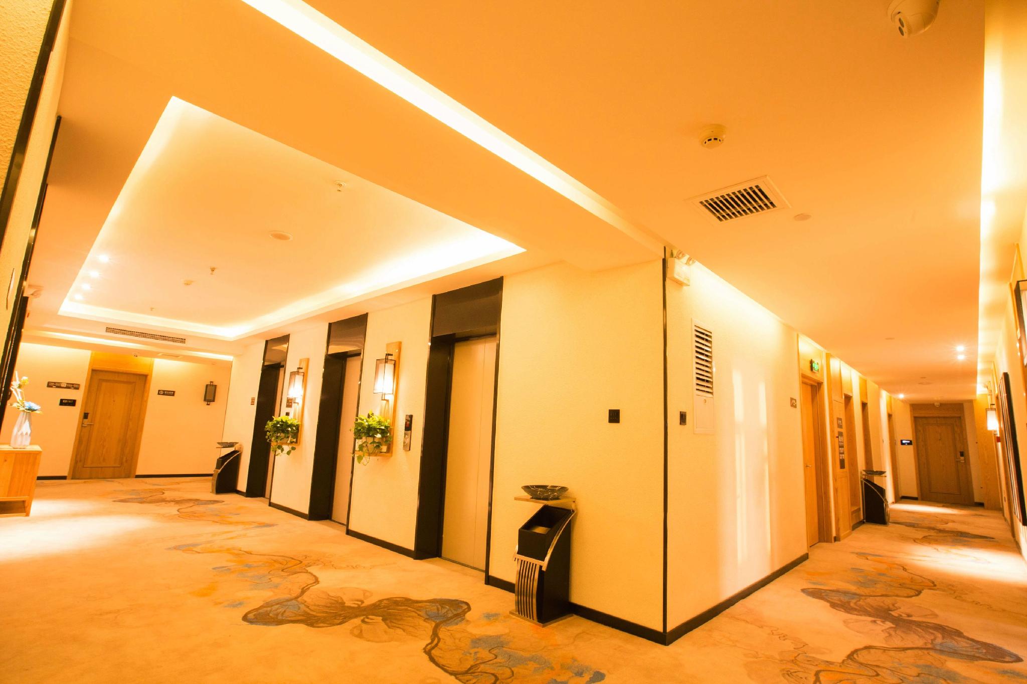 Gujing Junlai Hotel (Luhe Convention & Exhibition Center) 7/30