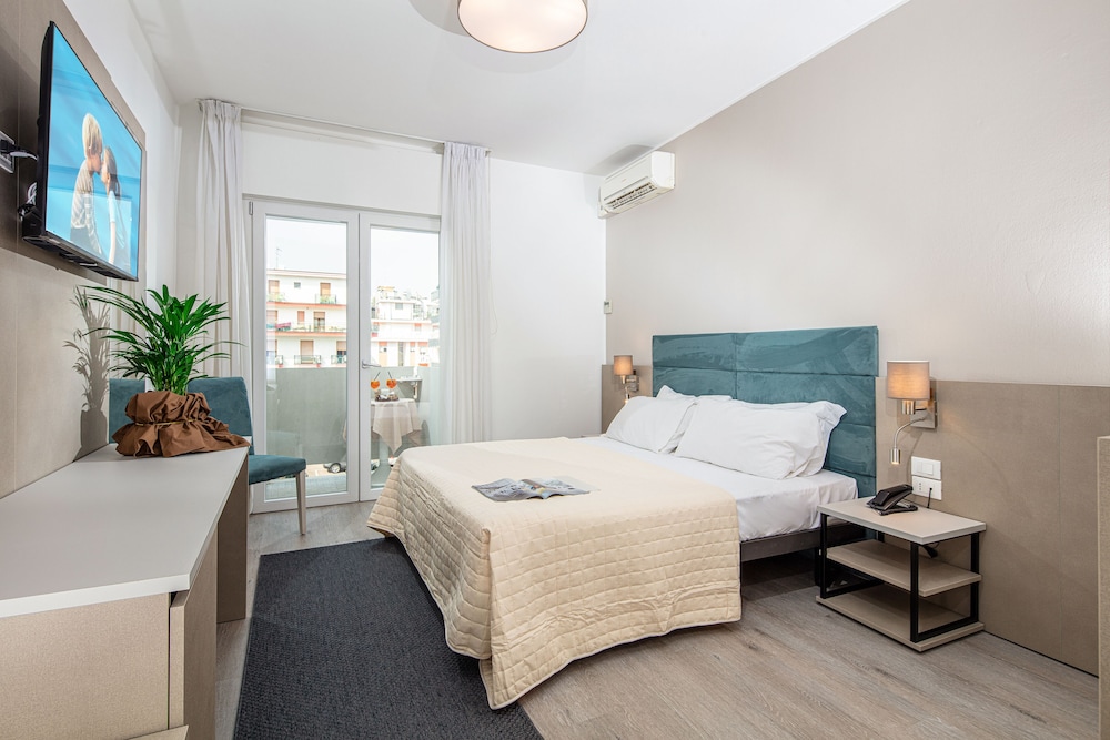 Hotel Pigalle 20/33