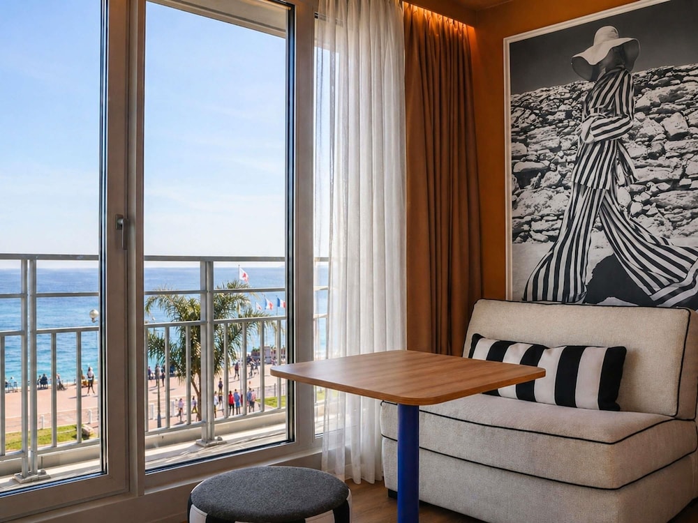 Mercure Nice Promenade Des Anglais 25/48