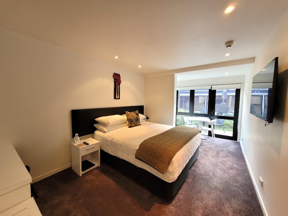 The Devon Hotel 17/50