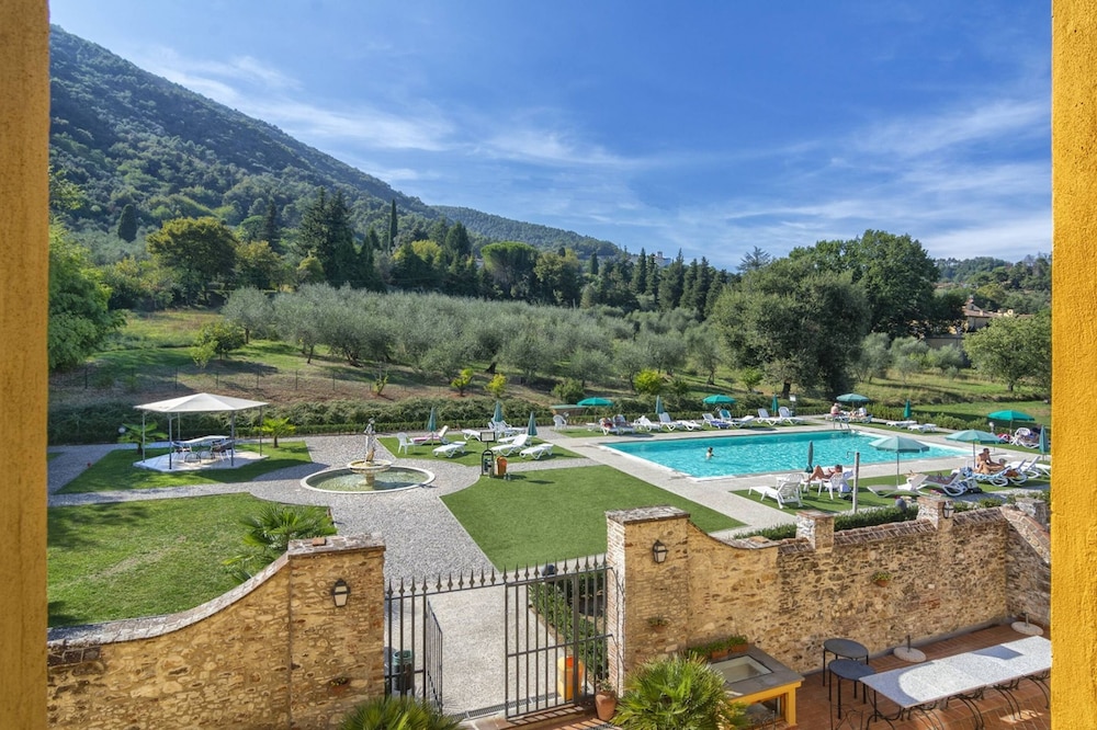 Villa Cheli Hotel 62/75