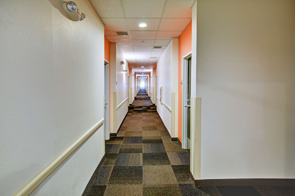 Motel6 Roanoke, TX - Northlake - Speedway 25/48