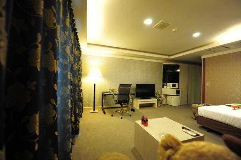Metro Tourist Hotel 14/31