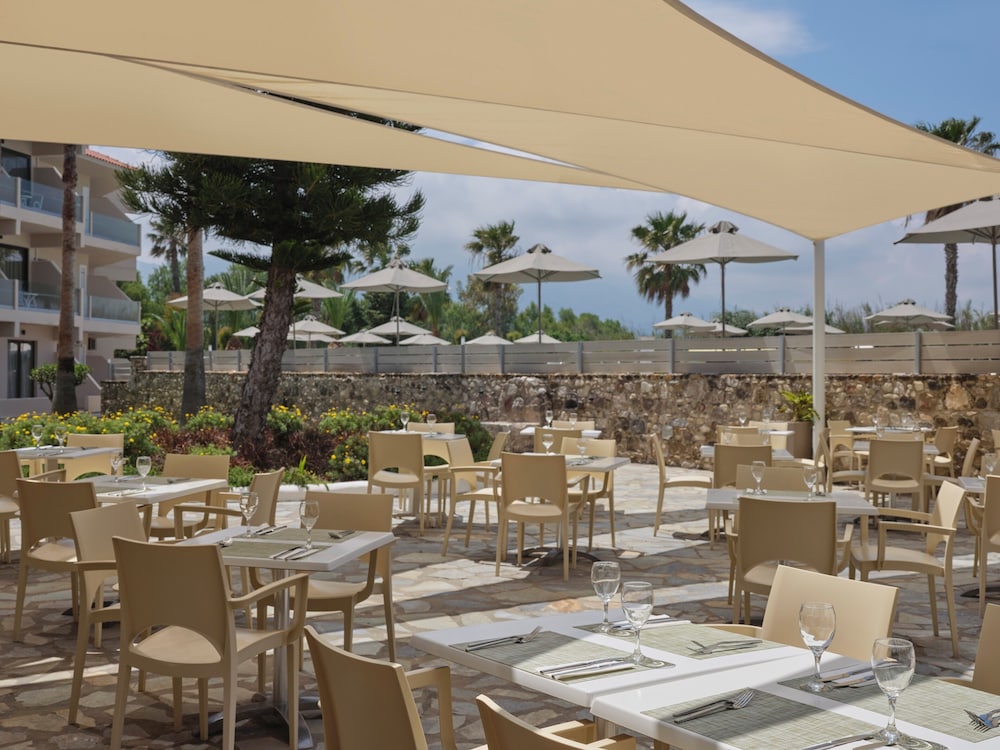 Atlantica Thalassa Hotel 33/44