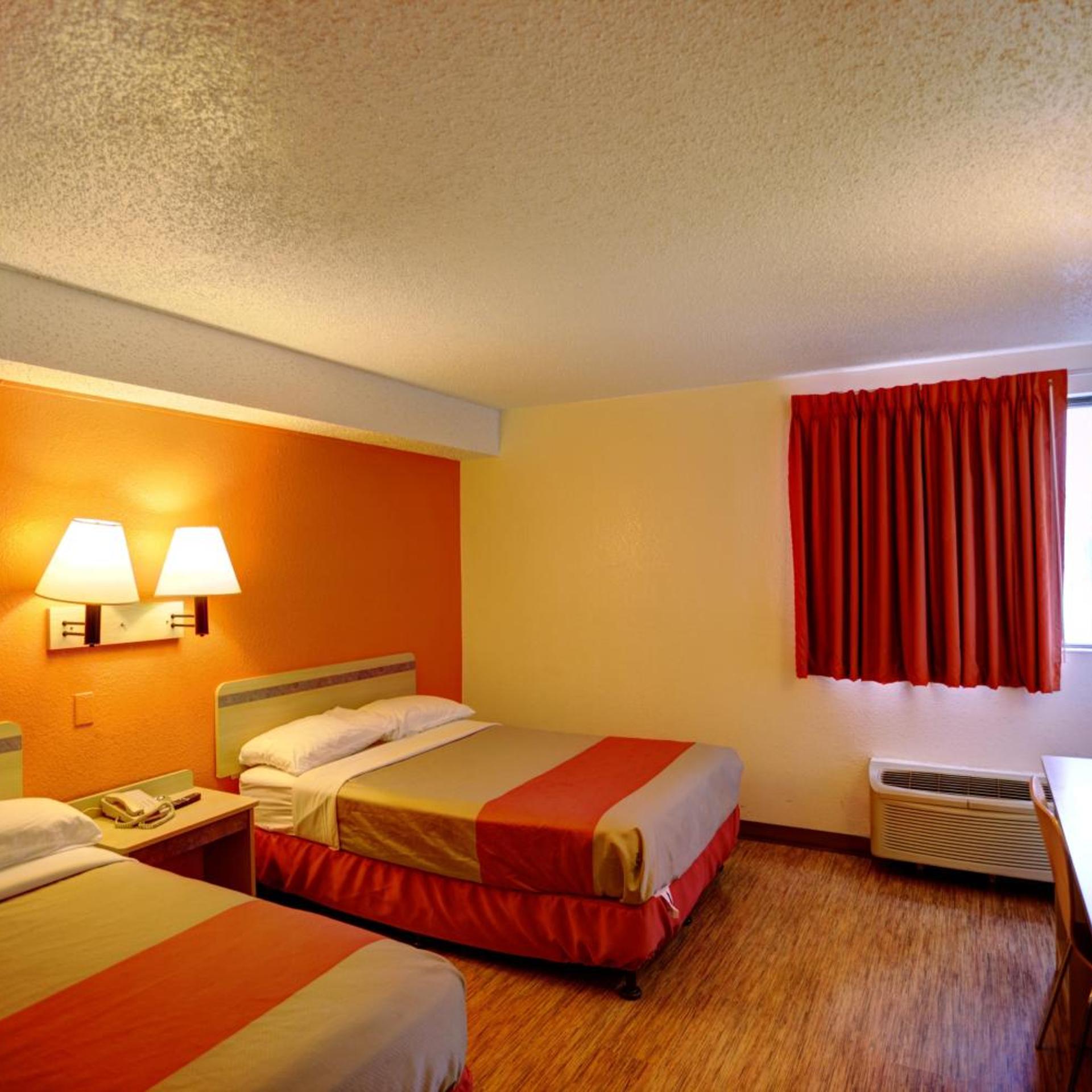 2 Queen Beds - Hearing Accessible, Non-Smoking, Motel6 Council Bluffs, IA - Omaha East 2/10