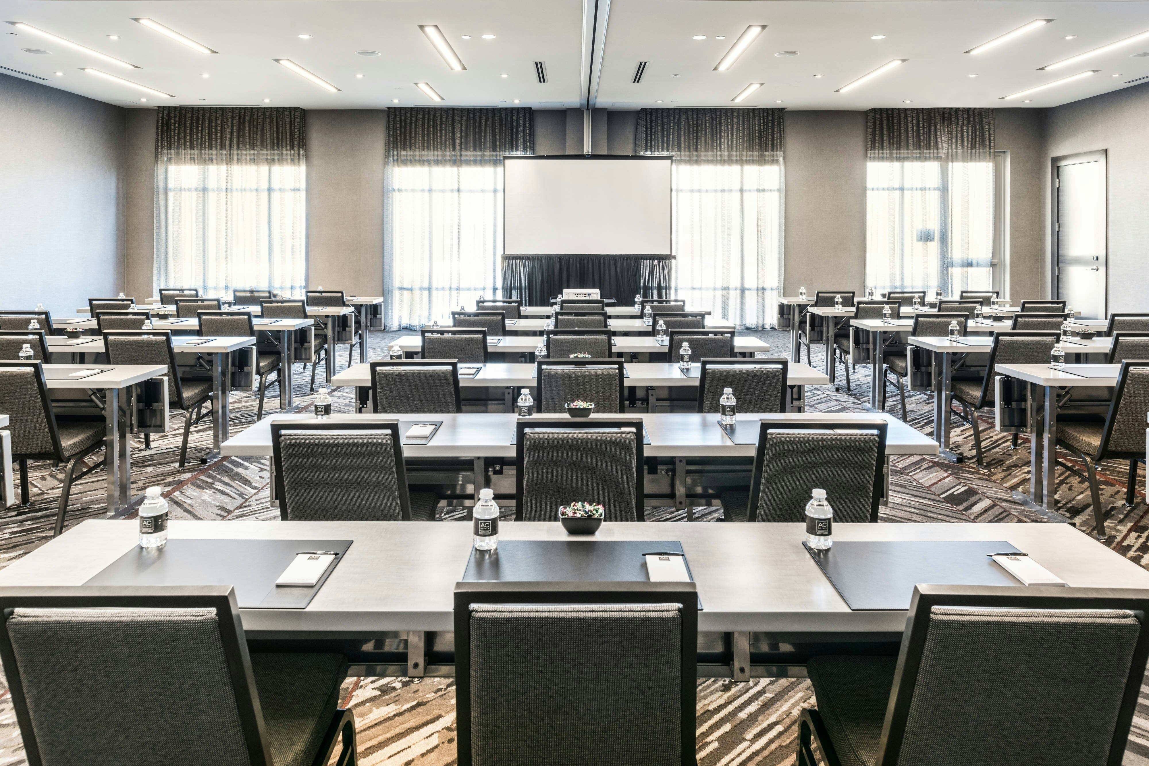 AC Hotel by Marriott Boston Cambridge 25/33