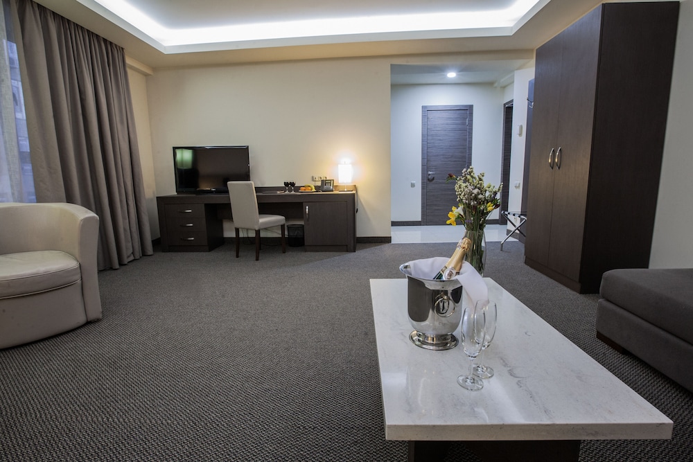 Aviatrans Hotel 42/55