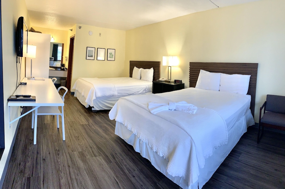 Seven Gables Inn 7/46
