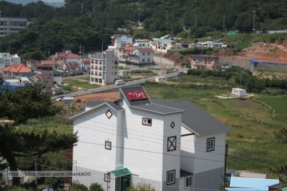 Sand Beach Pension 6/50