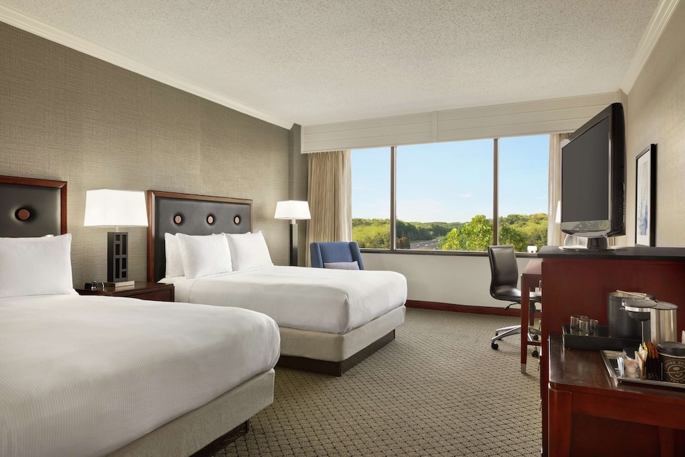 DoubleTree by Hilton South Charlotte Tyvola 14/54