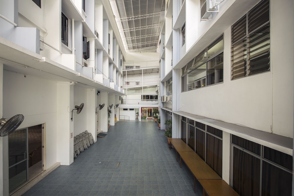 Ymca International Hostel 55/56