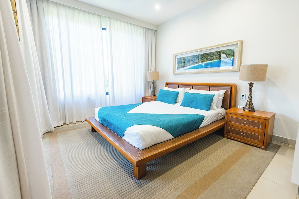 Economy, Suite, Queen Bed