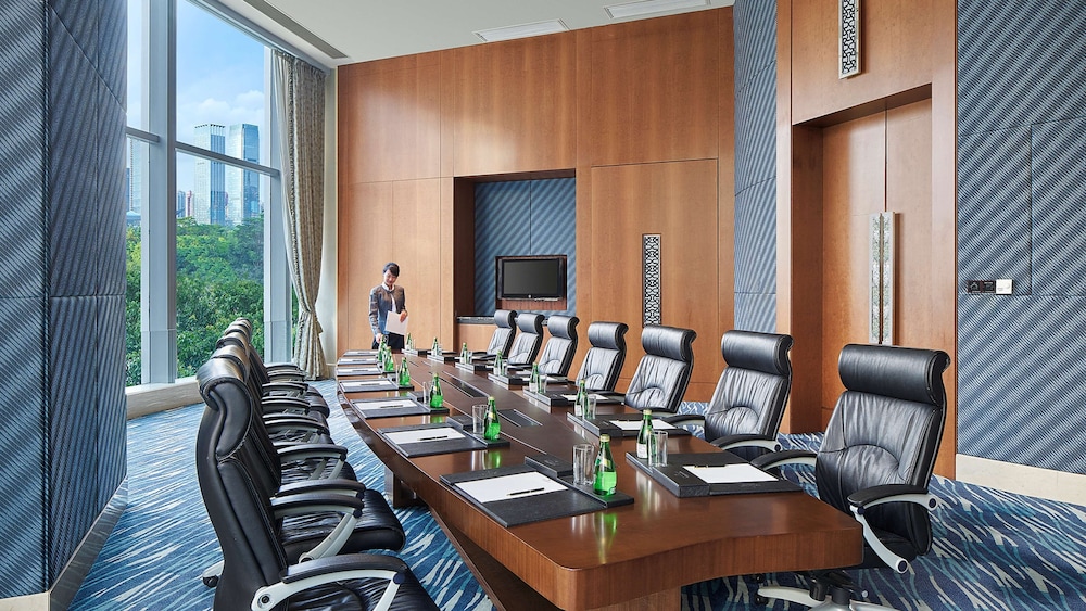 Futian Shangri-La Shenzhen 62/70