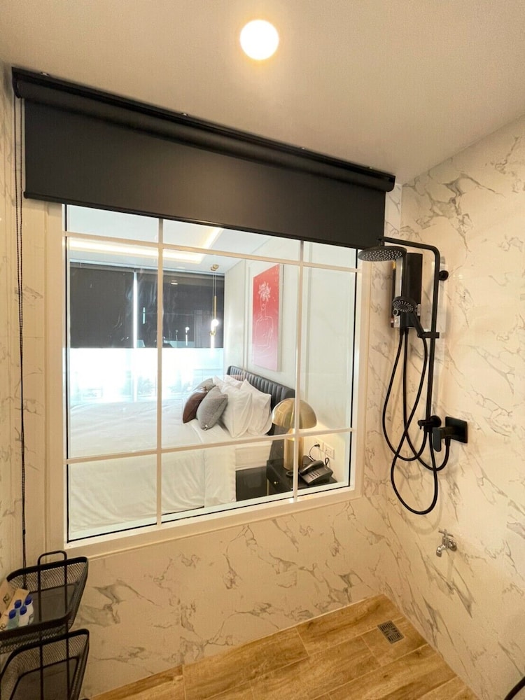 R2 Hotel Chiangmai 48/50