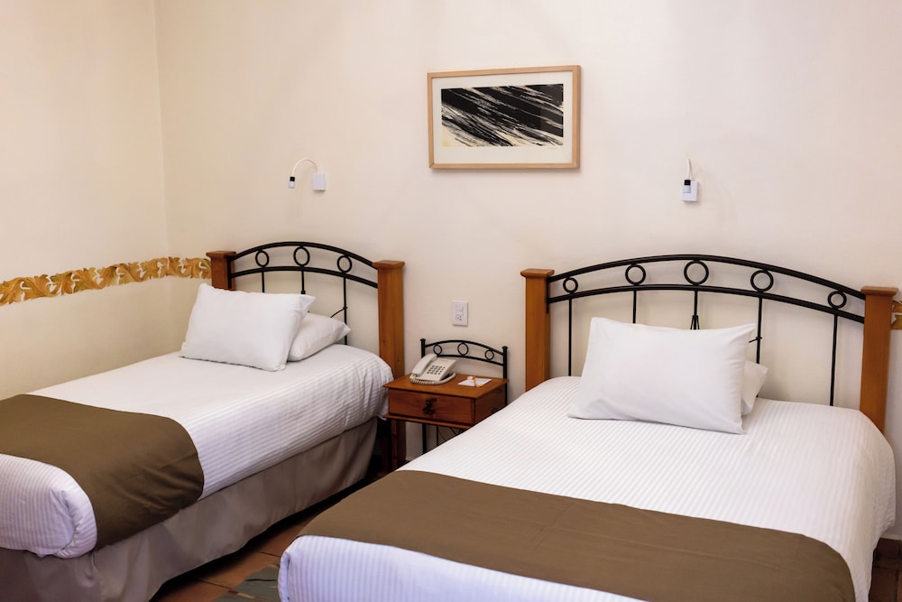 Hotel Boutique Casa los Cantaros 10/50