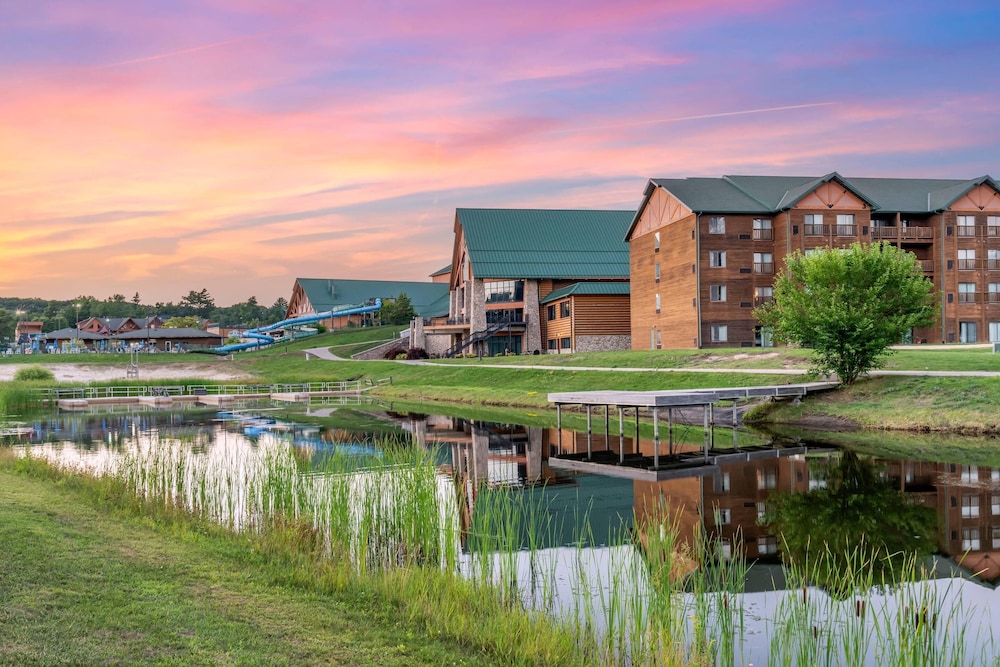 Three Bears Waterpark Resort Near Tomah, an Ascend Collection Hotel 48/50