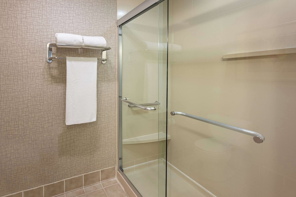Hyatt House Herndon/Reston 48/50
