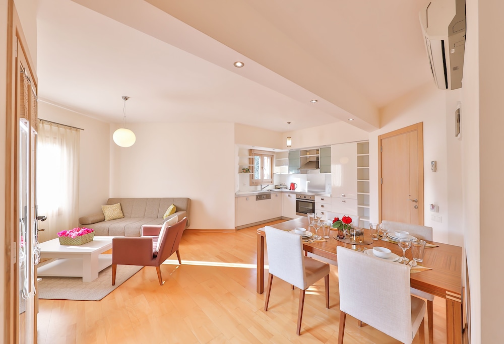 Myndos Residence 15/50