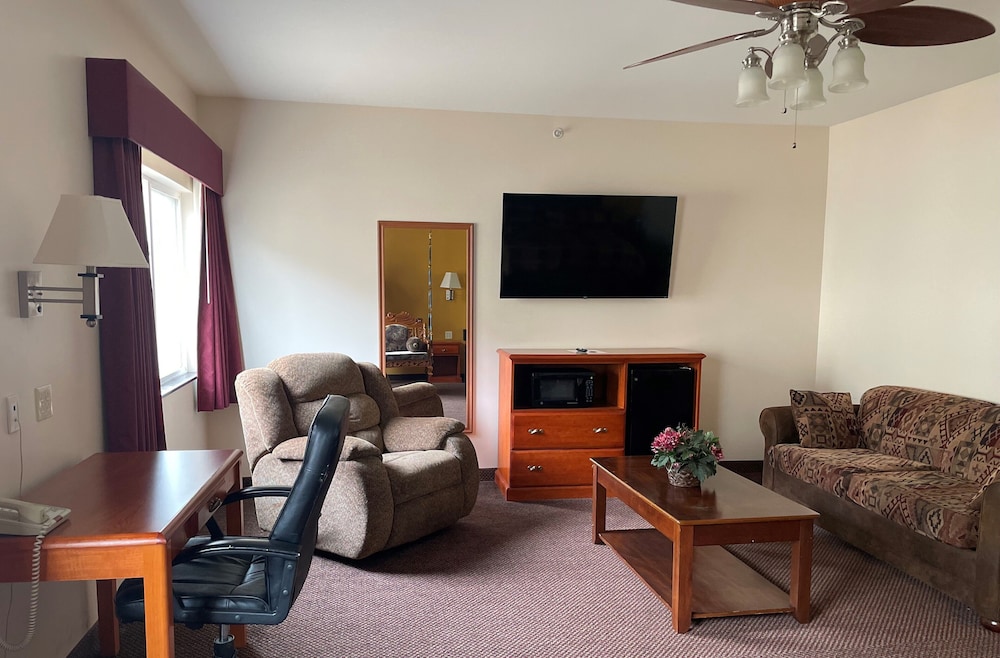Super 8 By Wyndham Salina 12/20
