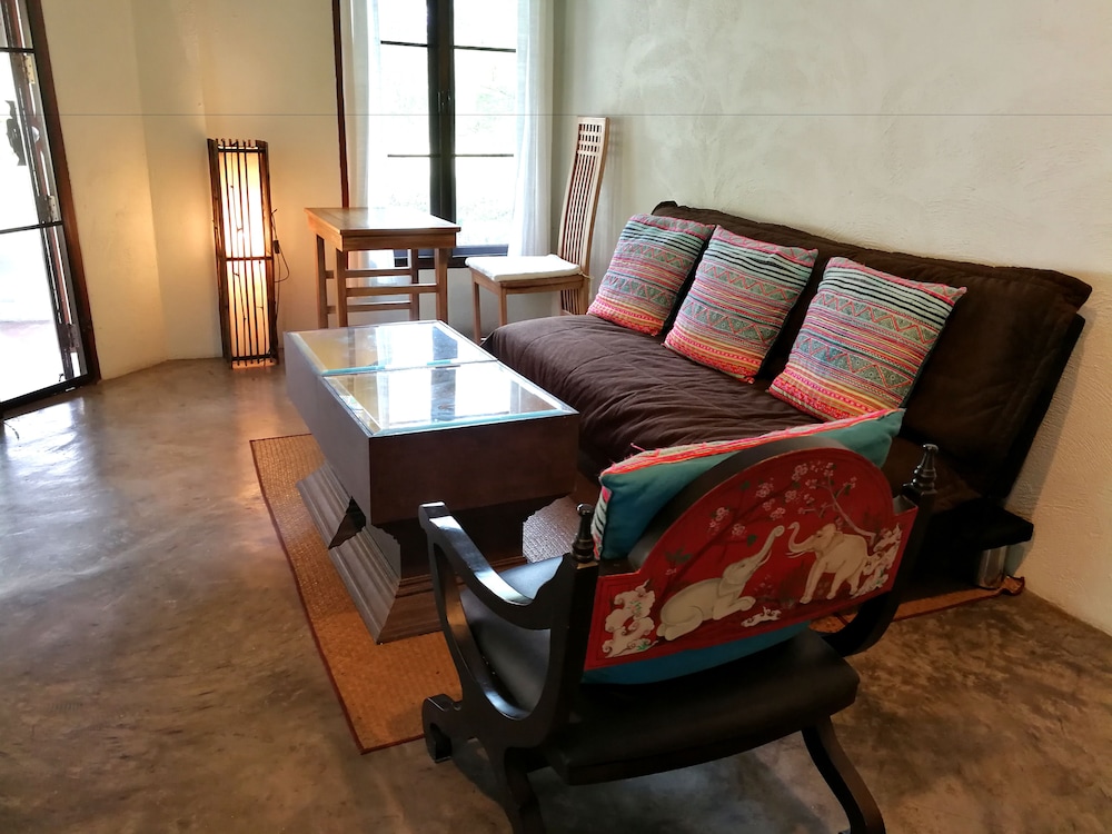 Jasmine Hill Lodge 17/50