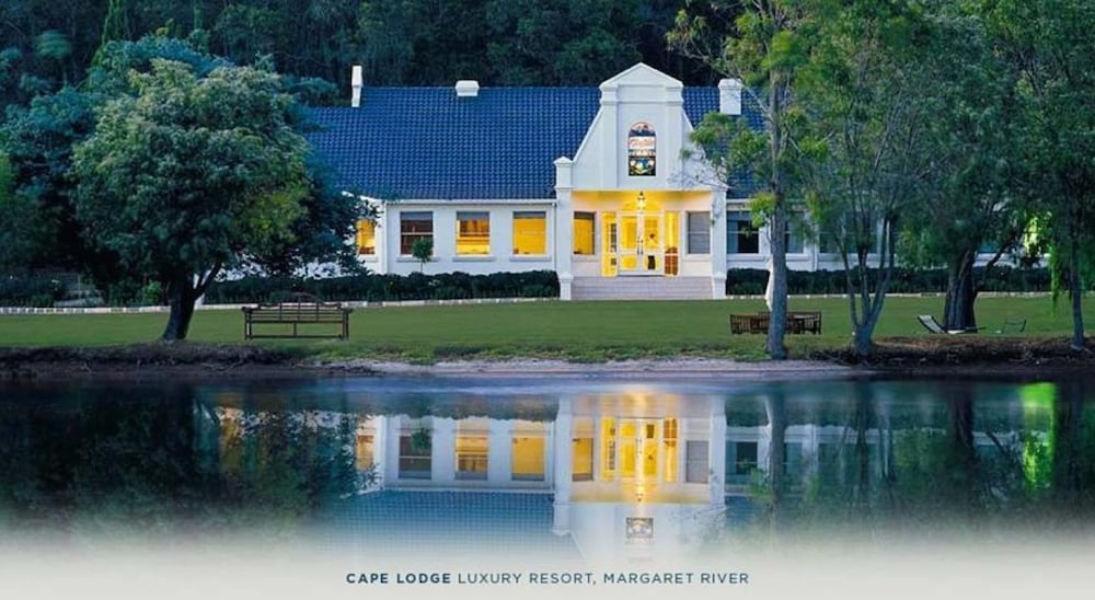 CAPE LODGE 1/50