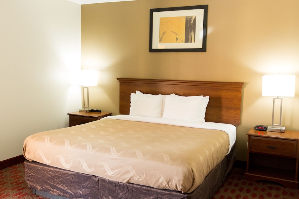 Quality Inn & Suites Goodyear - Phoenix West 8/42