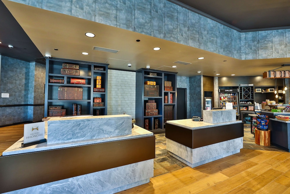 Hilton Garden Inn Savannah Historic District 1/54