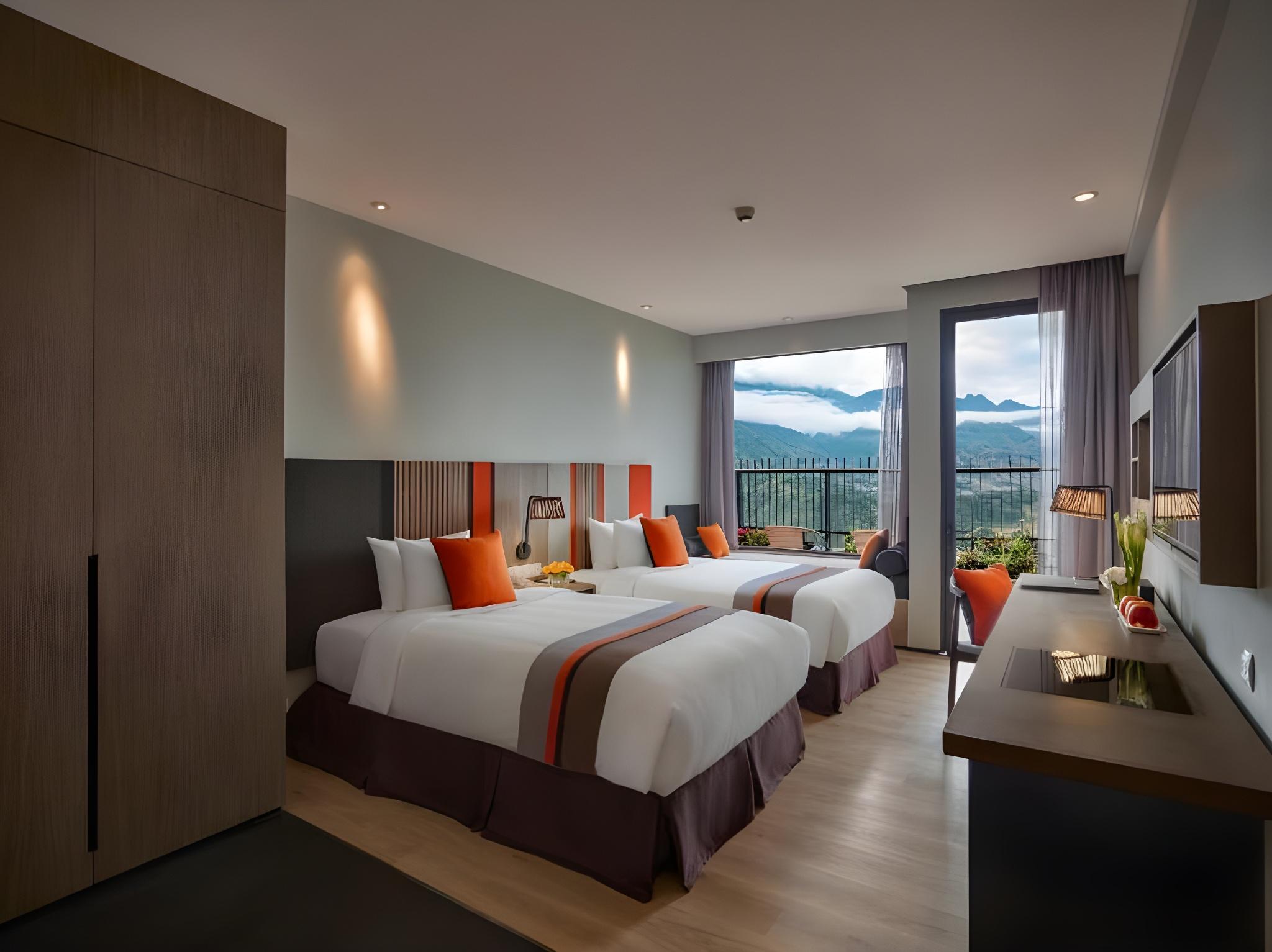 Super, Deluxe, Queen Bed