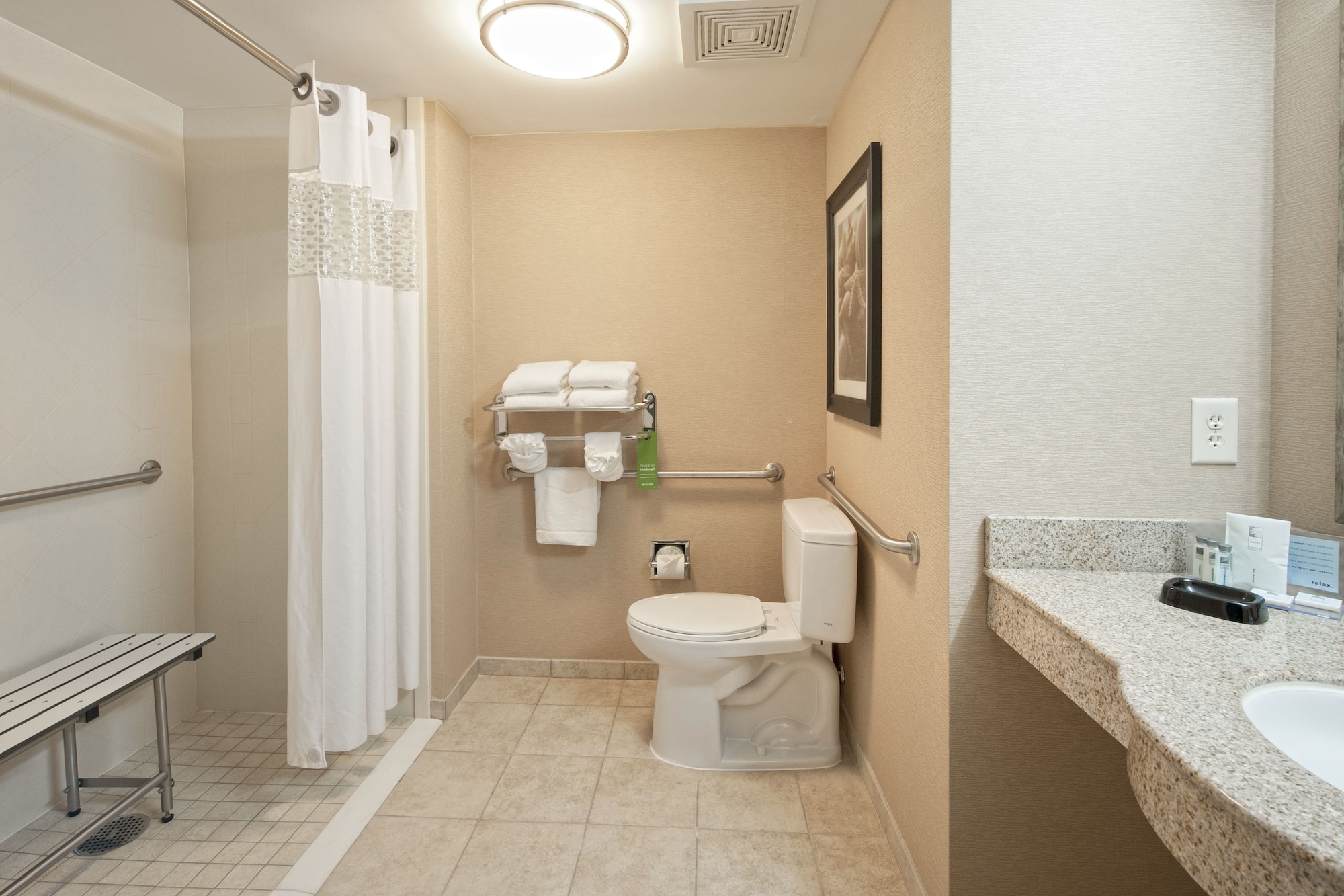 غرفة بسرير كينج مع أريكة لذوي الإعاقة، Hampton Inn Wilmington - University Area/Smith Creek Station 5/5