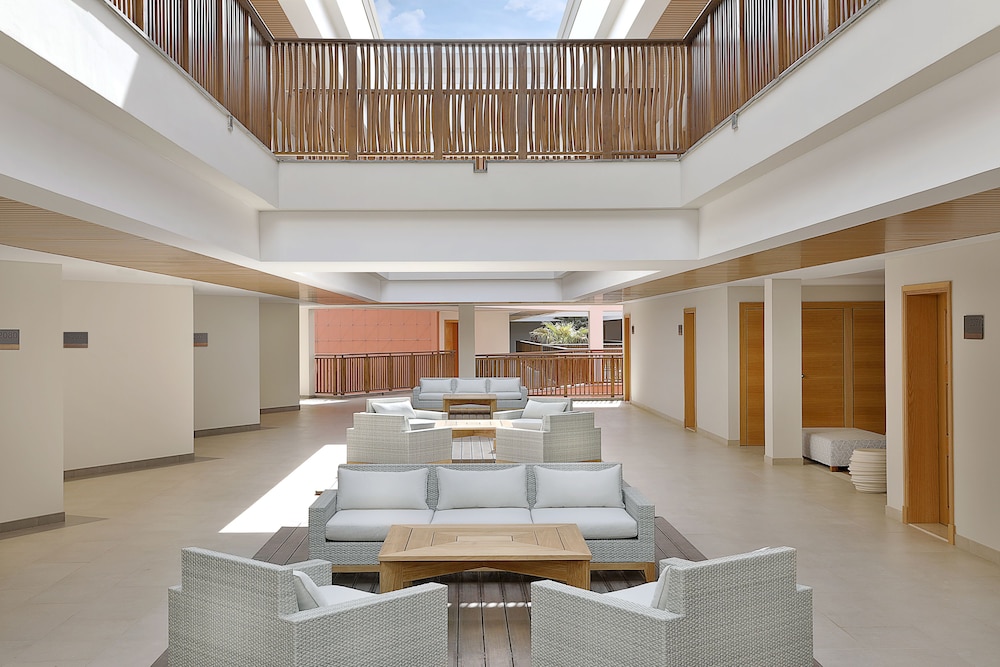 HILTON CABO VERDE SAL RESORT 55/81