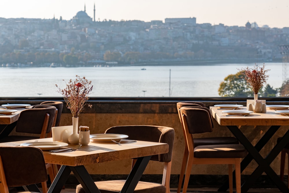 Bvs Bosphorus Hotel Pera 60/64