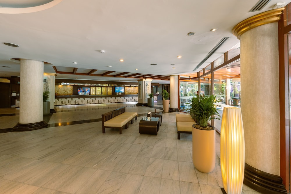 Mountain Beach Hotel 16/73