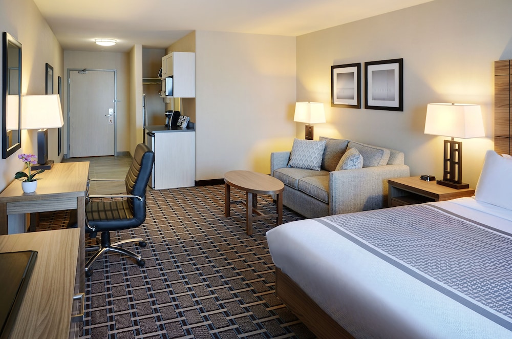Pomeroy Inn And Suites Vermilion 13/38