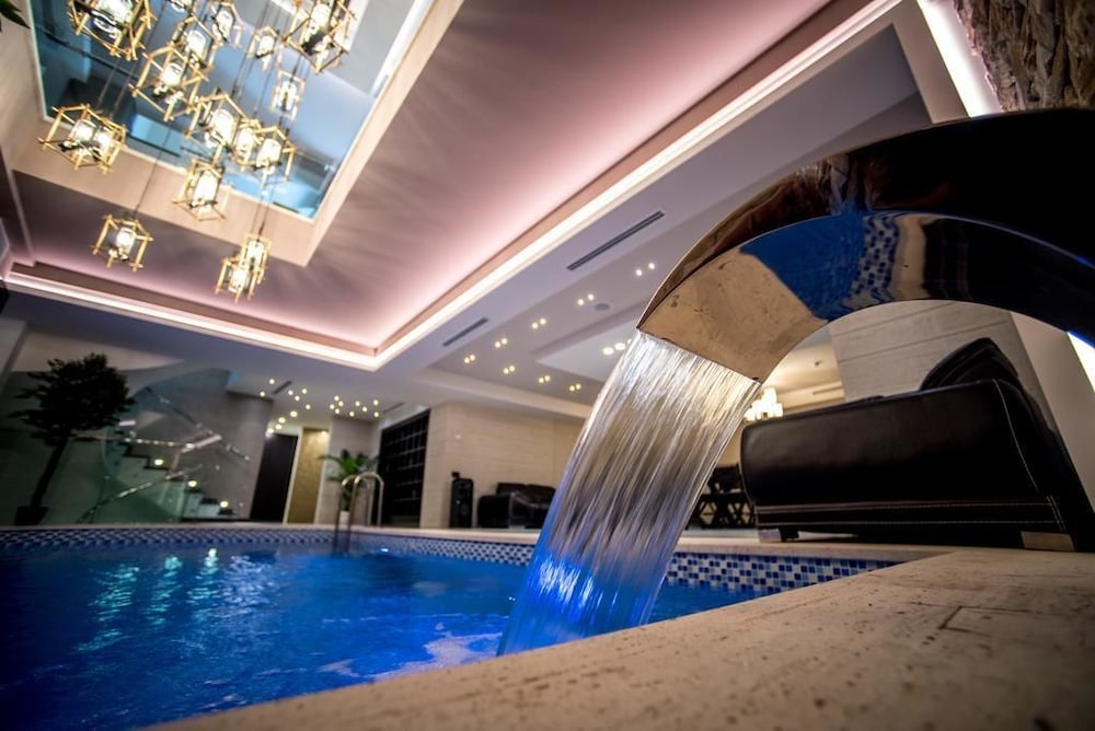 Aghababyan S Hotel 57/77