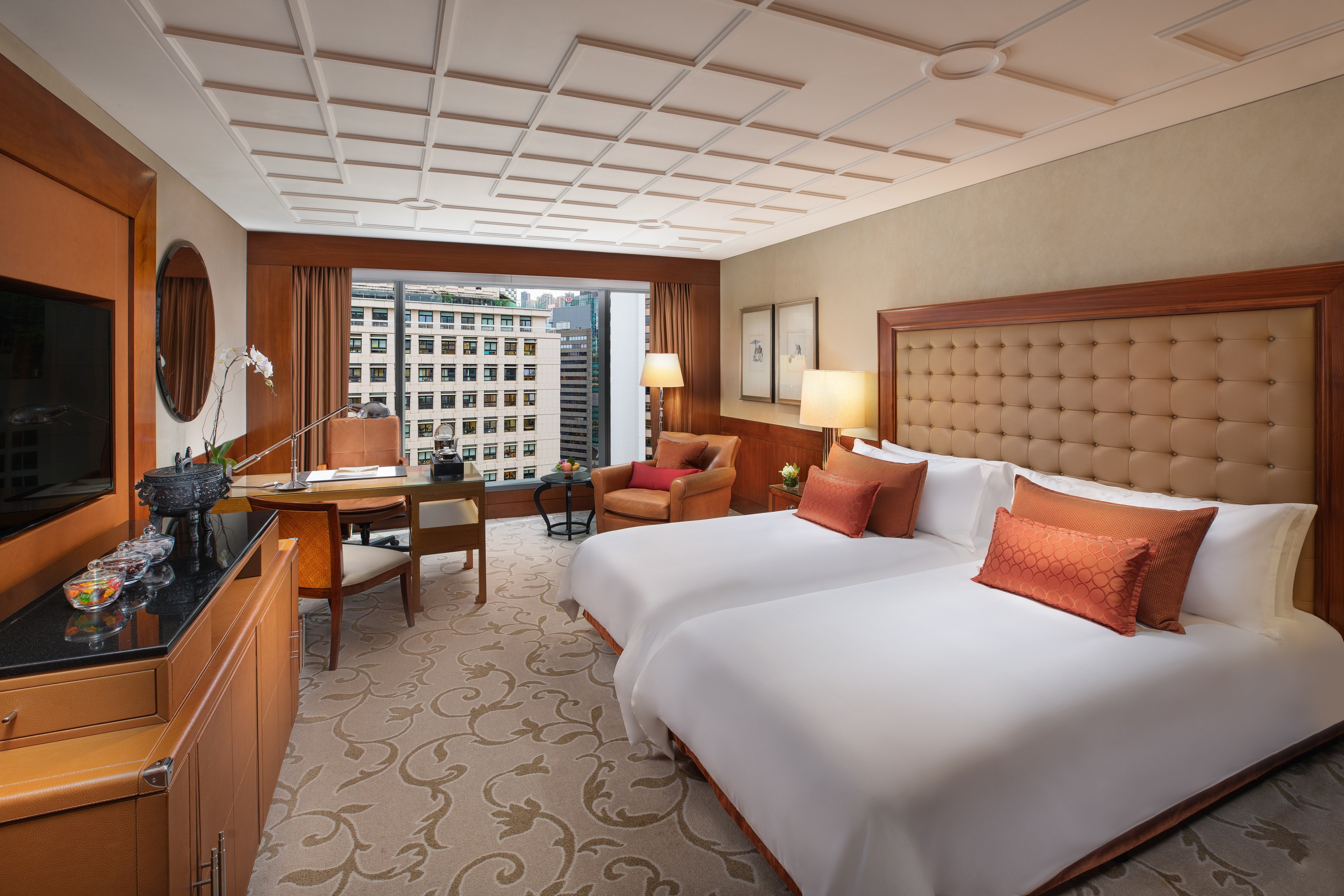 CLUB, TWIN BEDS, CITY VIEW