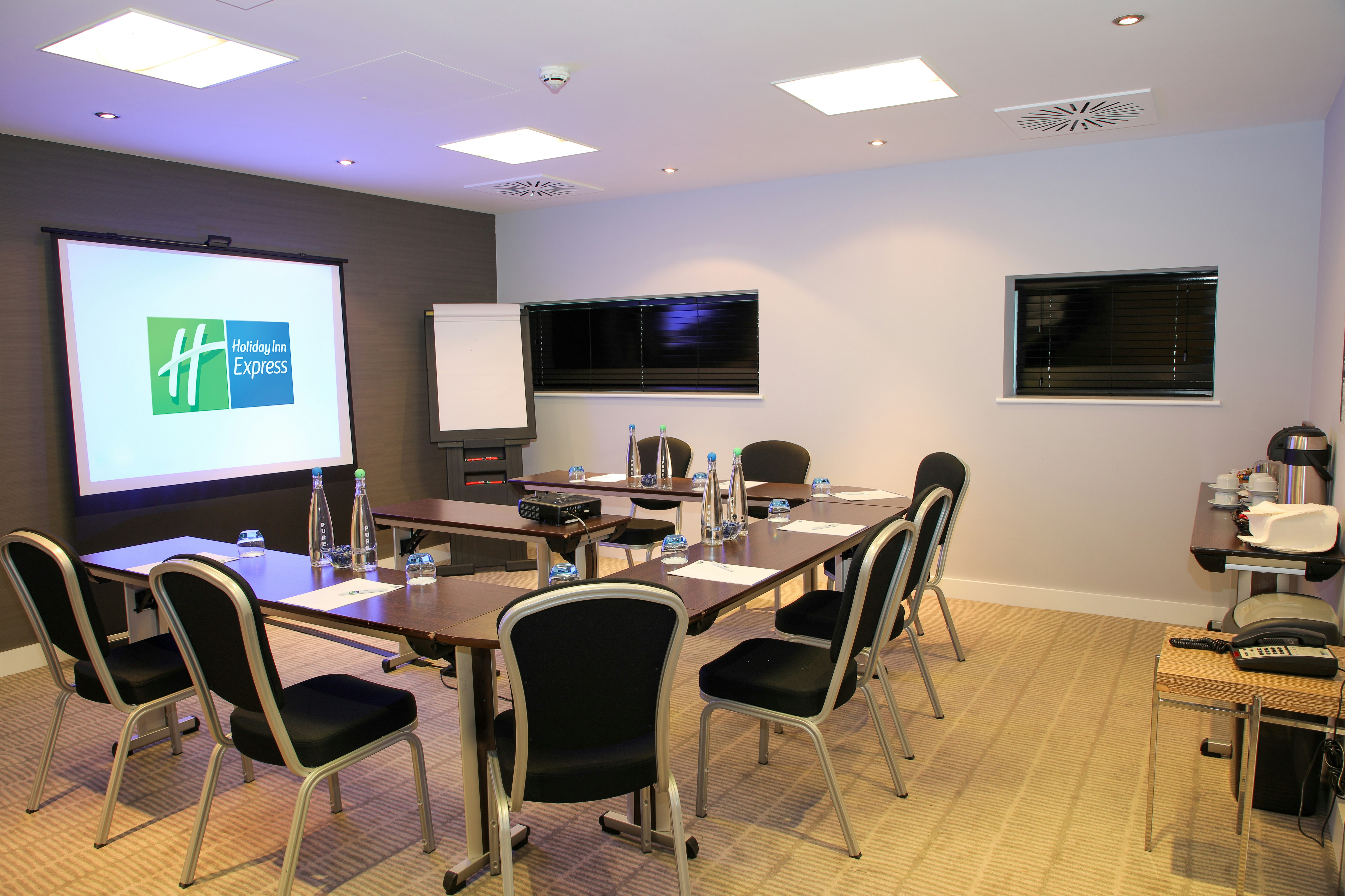 Holiday Inn Express London Heathrow T5 62/70