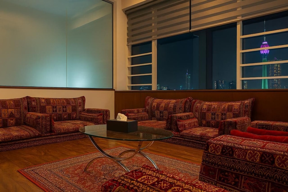 Unique Towers Luxury Boutique Suites 58/76
