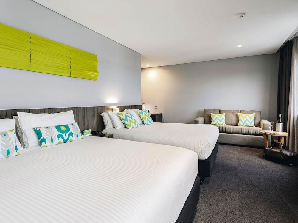 Ibis Styles The Entrance 19/50