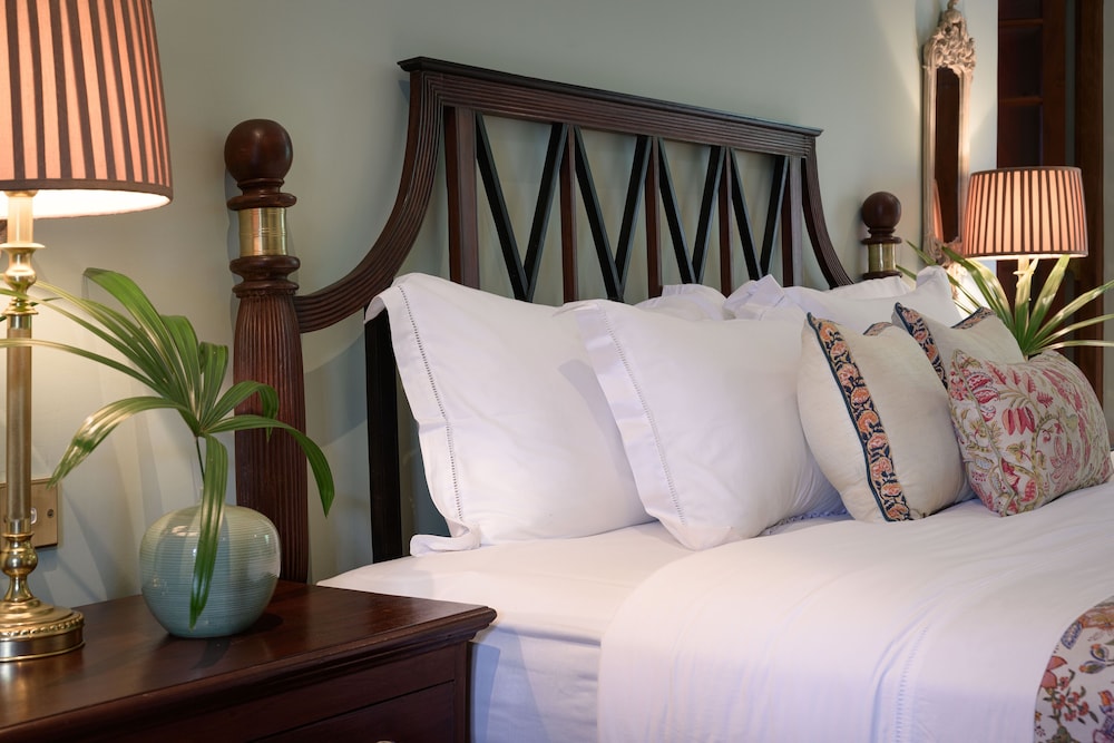 Maniumpathy Hotel photo2