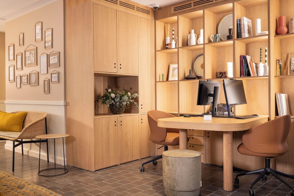 Le Petit Oberkampf Hotel and Spa 50/56