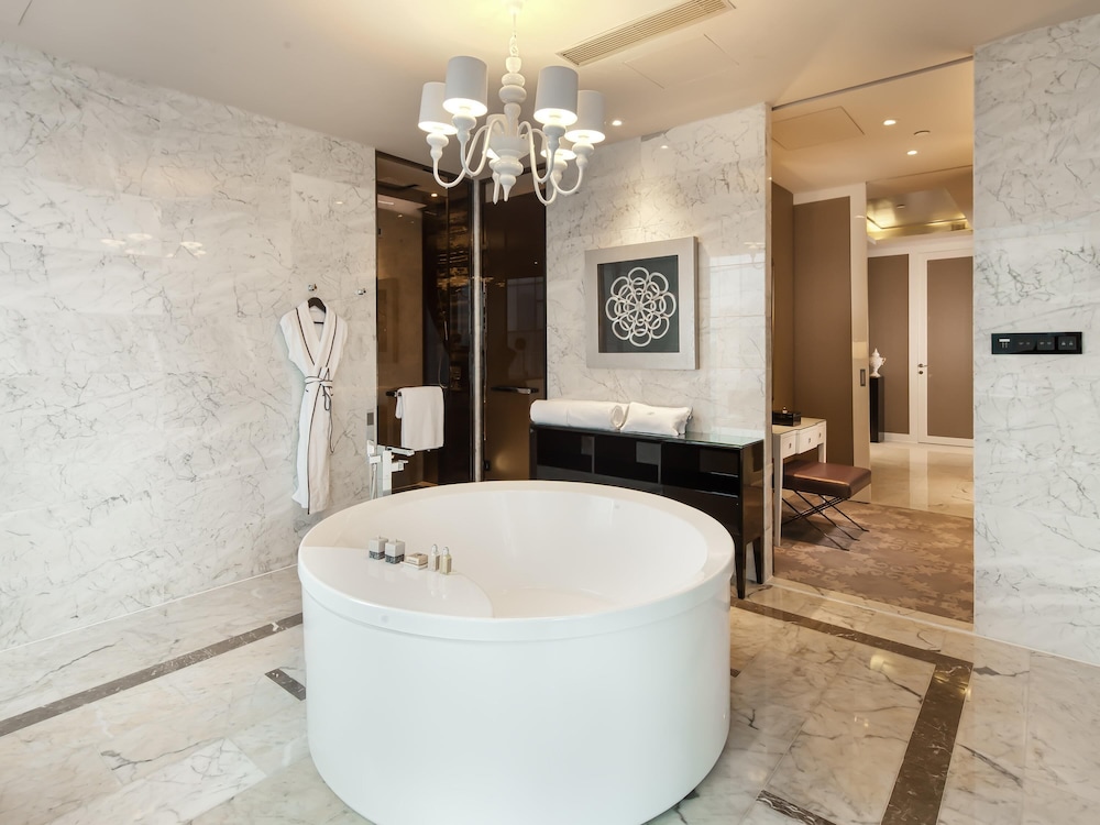 Sofitel Guangzhou Sunrich 76/76